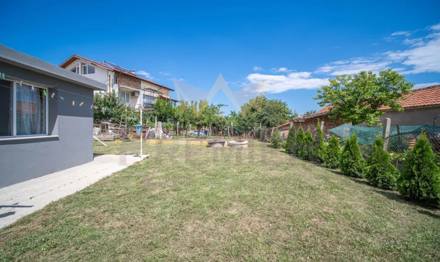 Двуетажна къща в гр. Бяла - - снимка 19 - Имоти Премиер