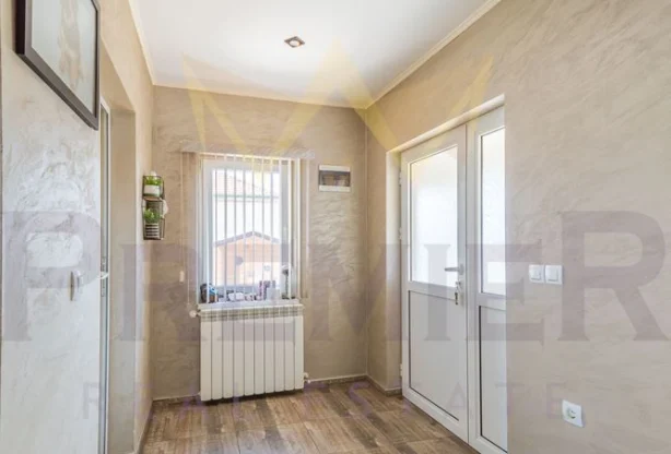 Агенция за недвижими имоти - Имоти Премиер - имот - 897082, Цена: 185000 EUR