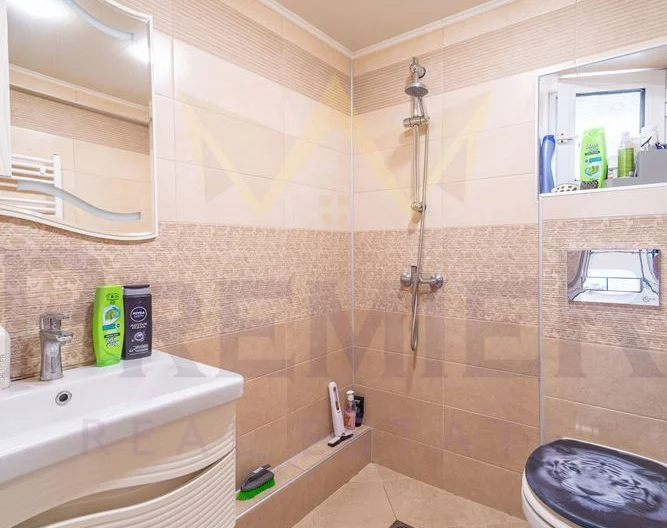 Двуетажна къща в гр. Бяла - - снимка 8 - Имоти Премиер