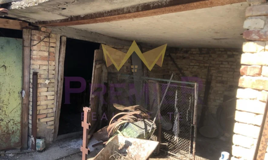 Двуетажна къща в гр. Вълчи дол, обл.Варна -  - снимка 26 - Имоти Премиер