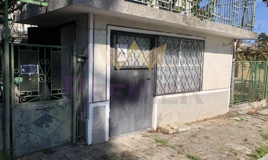 Двуетажна къща в гр. Вълчи дол, обл.Варна -  - снимка 3 - Имоти Премиер