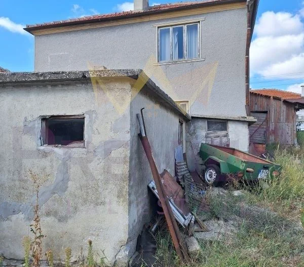 Двуетажна къща в град Аксаково -  - снимка 6 - Имоти Премиер