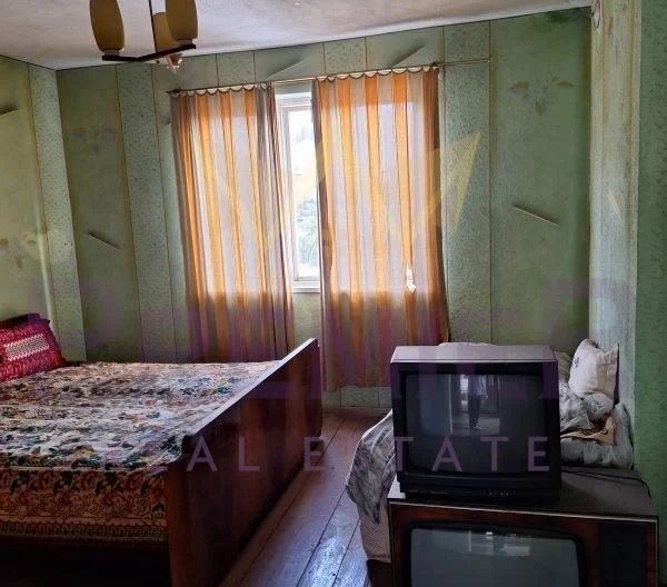 Двуетажна къща в град Аксаково -  - снимка 8 - Имоти Премиер