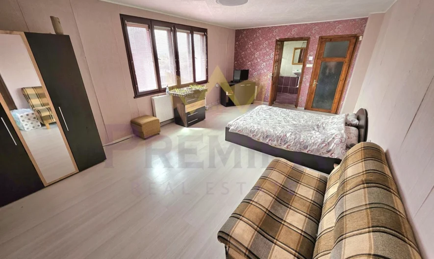 Двуетажна къща в гр.Костинброд -  - снимка 10 - Имоти Премиер