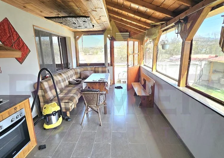 Двуетажна къща в гр.Костинброд - - снимка 12 - Имоти Премиер