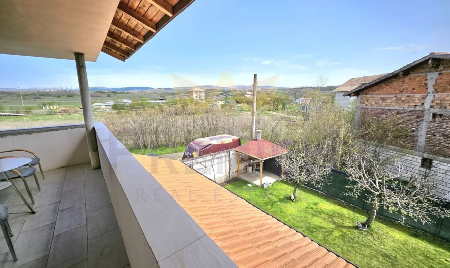 Двуетажна къща в гр.Костинброд -  - снимка 20 - Имоти Премиер