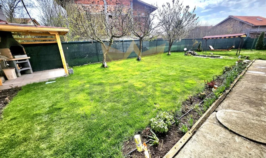 Двуетажна къща в гр.Костинброд -  - снимка 23 - Имоти Премиер