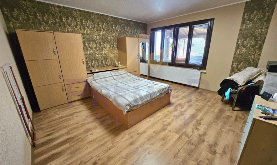 Двуетажна къща в гр.Костинброд -  - снимка 7 - Имоти Премиер