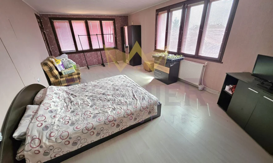 Двуетажна къща в гр.Костинброд - - снимка 8 - Имоти Премиер