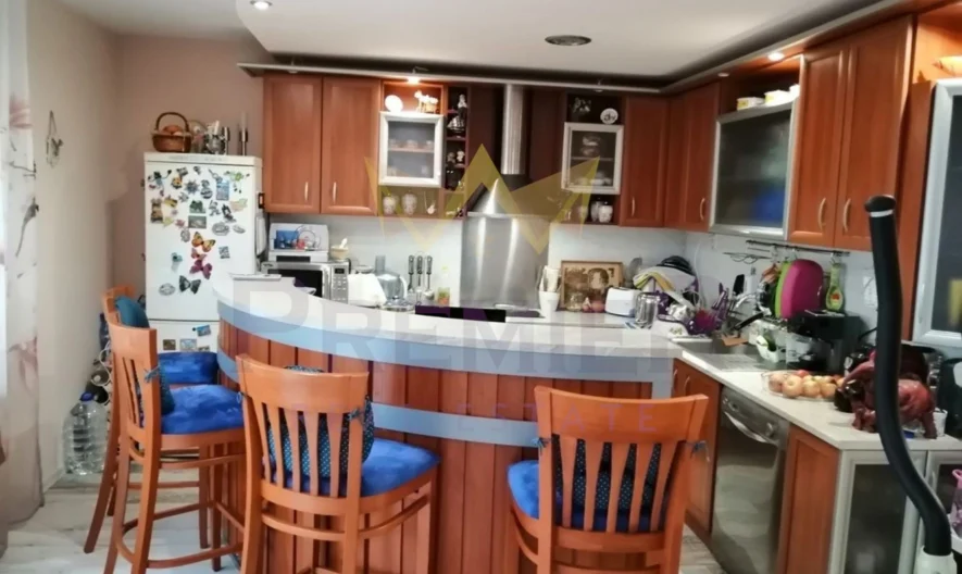 Двуетажна къща в Кошарица, Слънчев Бряг -  - снимка 1 - Имоти Премиер