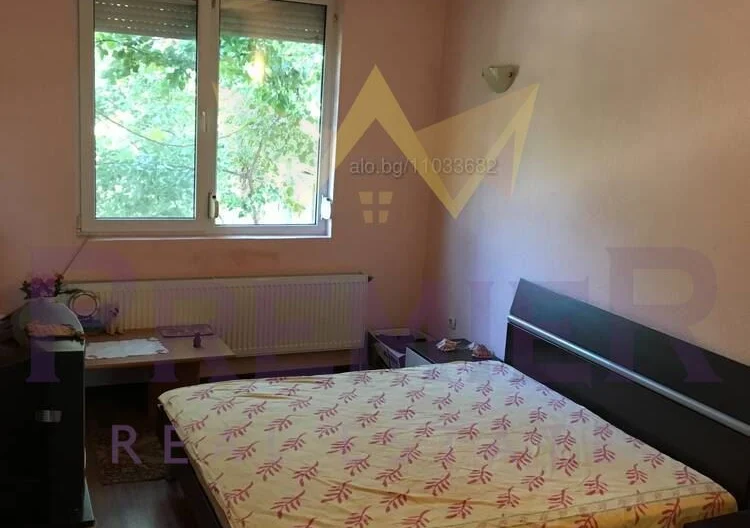 Двуетажна къща в кв. Кършияка -  - снимка 11 - Имоти Премиер