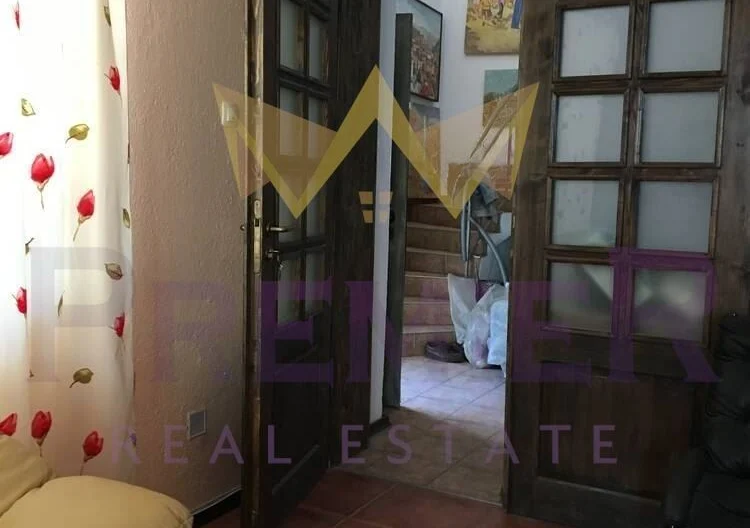 Двуетажна къща в кв. Кършияка -  - снимка 6 - Имоти Премиер