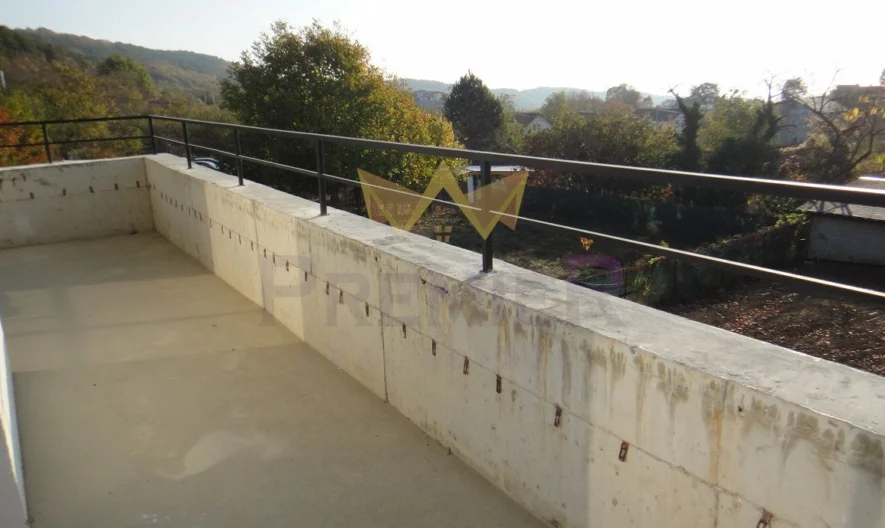 Двуетажна къща в кв. Виница -  - снимка 16 - Имоти Премиер