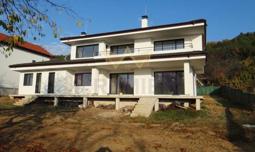 Двуетажна къща в кв. Виница -  - снимка 21 - Имоти Премиер