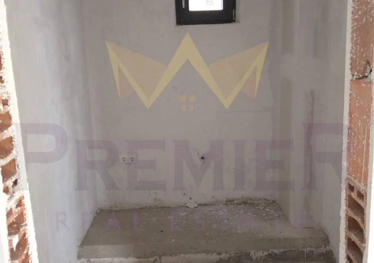 Двуетажна къща в кв. Виница -  - снимка 8 - Имоти Премиер