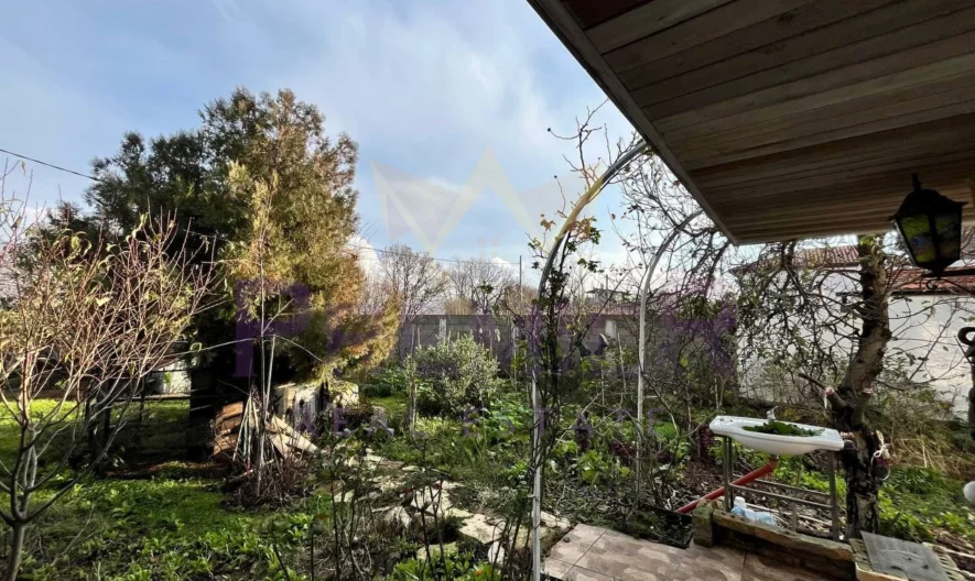 Двуетажна къща  в м. Перчемлията -  - снимка 20 - Имоти Премиер