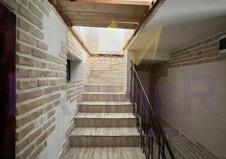 Двуетажна къща  в м. Перчемлията -  - снимка 6 - Имоти Премиер