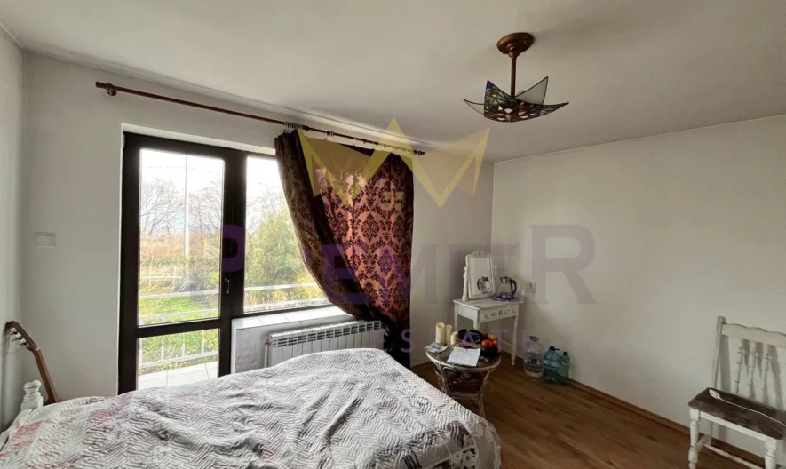 Двуетажна къща в м. Перчемлията - - снимка 7 - Имоти Премиер