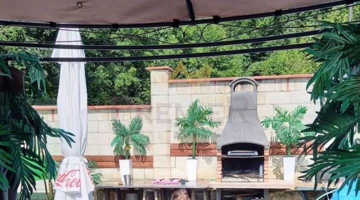 Двуетажна къща в м-т Перчемлията -  - снимка 4 - Имоти Премиер