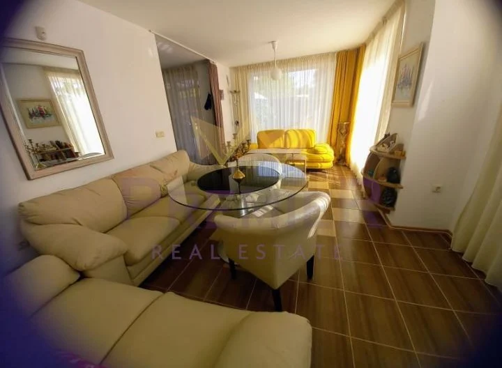 Двуетажна къща в м-т Перчемлията -  - снимка 9 - Имоти Премиер