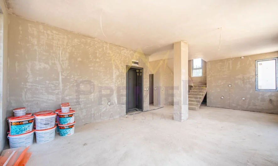 Двуетажна къща в м-т Траката -  - снимка 4 - Имоти Премиер