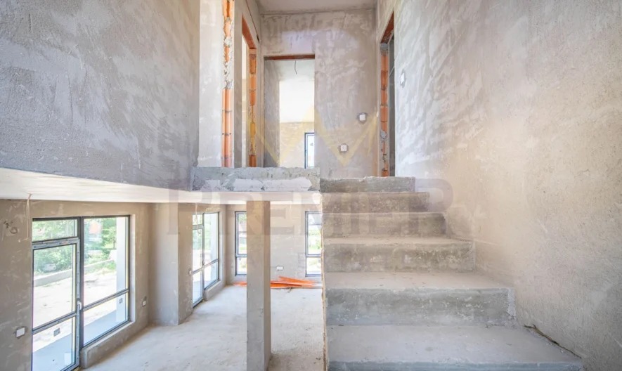 Двуетажна къща в м-т Траката -  - снимка 6 - Имоти Премиер