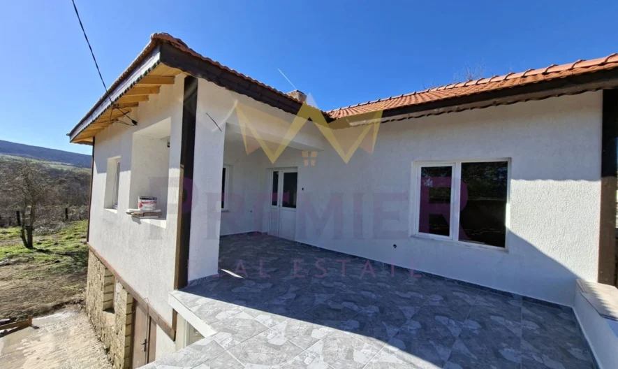 Двуетажна къща в с. Боряна -  - снимка 11 - Имоти Премиер