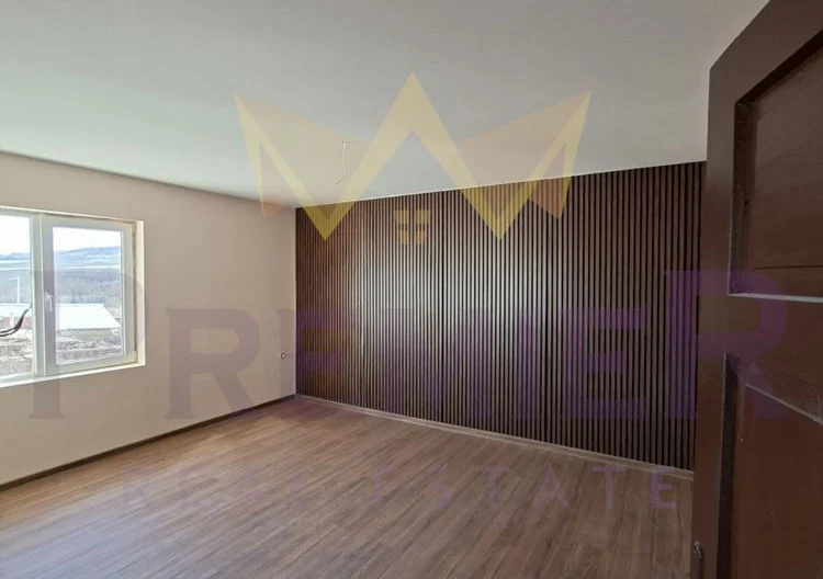 Двуетажна къща в с. Боряна -  - снимка 2 - Имоти Премиер