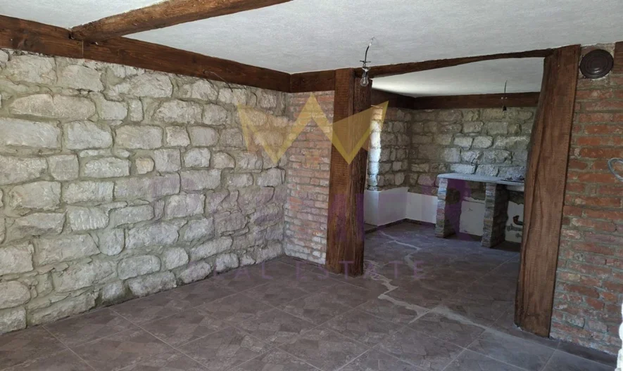 Двуетажна къща в с. Боряна -  - снимка 3 - Имоти Премиер