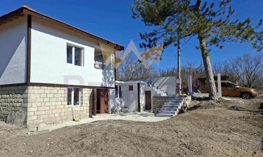 Двуетажна къща в с. Боряна -  - снимка 8 - Имоти Премиер