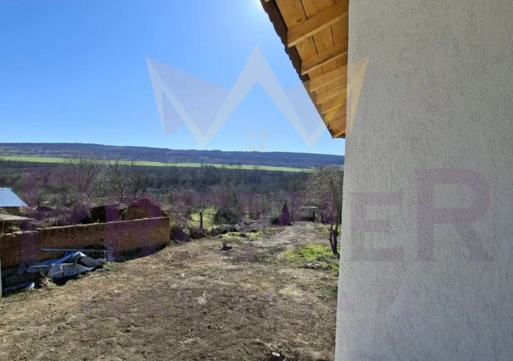 Двуетажна къща в с. Боряна -  - снимка 9 - Имоти Премиер