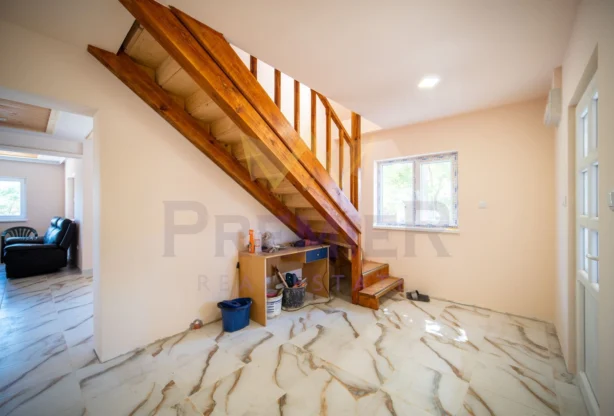 Агенция за недвижими имоти - Имоти Премиер - имот - 1177645, Цена: 185000 EUR