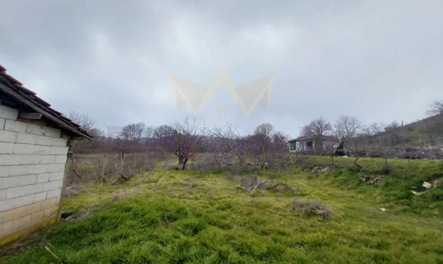 Двуетажна къща в с. Генерал Кантарджиево -  - снимка 11 - Имоти Премиер