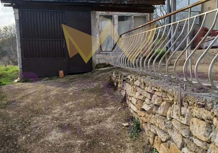 Двуетажна къща в с. Генерал Кантарджиево -  - снимка 15 - Имоти Премиер