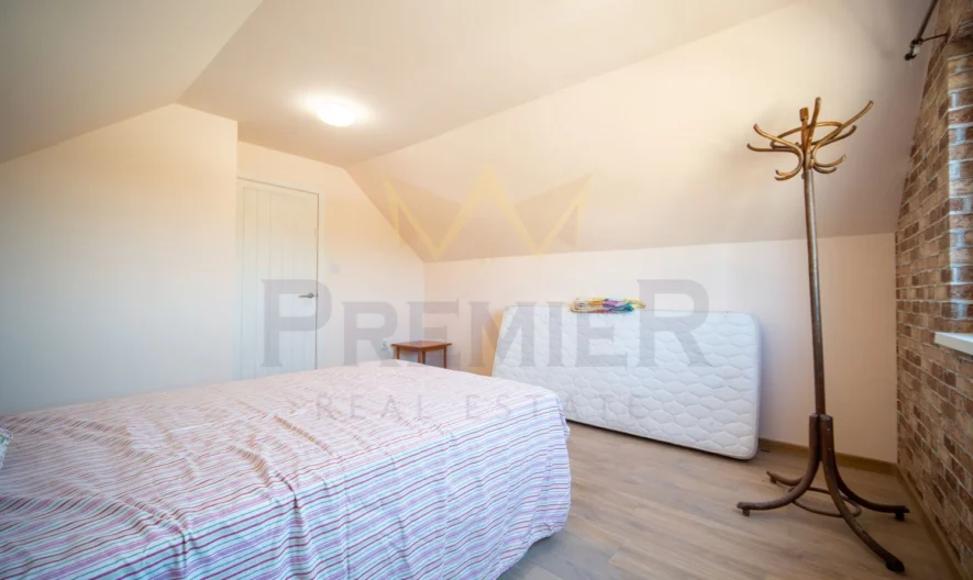 Двуетажна къща в с. Генерал Кантарджиево - - снимка 16 - Имоти Премиер