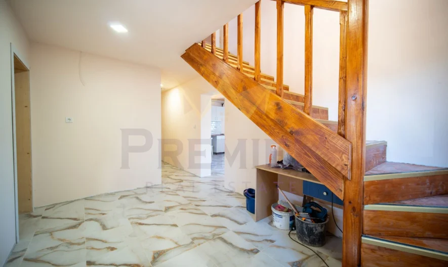 Двуетажна къща в с. Генерал Кантарджиево - - снимка 3 - Имоти Премиер