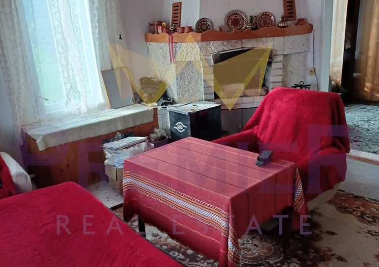 Двуетажна къща в с. Генерал Кантарджиево - - снимка 6 - Имоти Премиер