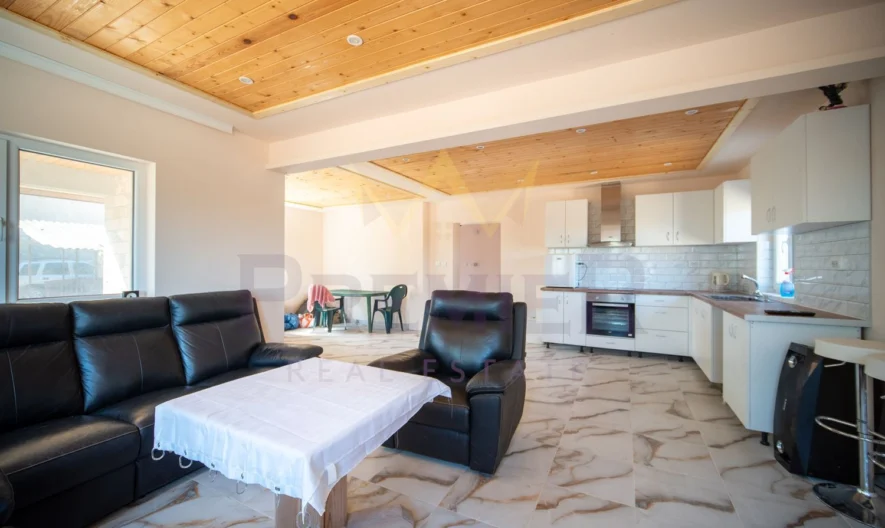 Двуетажна къща в с. Генерал Кантарджиево - - снимка 7 - Имоти Премиер