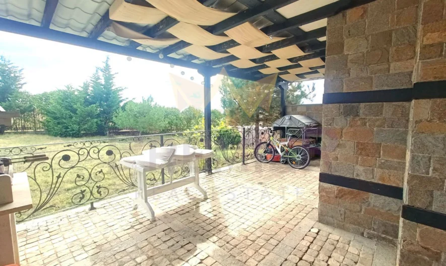 Двуетажна къща в с. Кошарица, близо до Слънчев бряг – идеален дом за целогодишно живеене или почивка -  - снимка 12 - Имоти Премиер