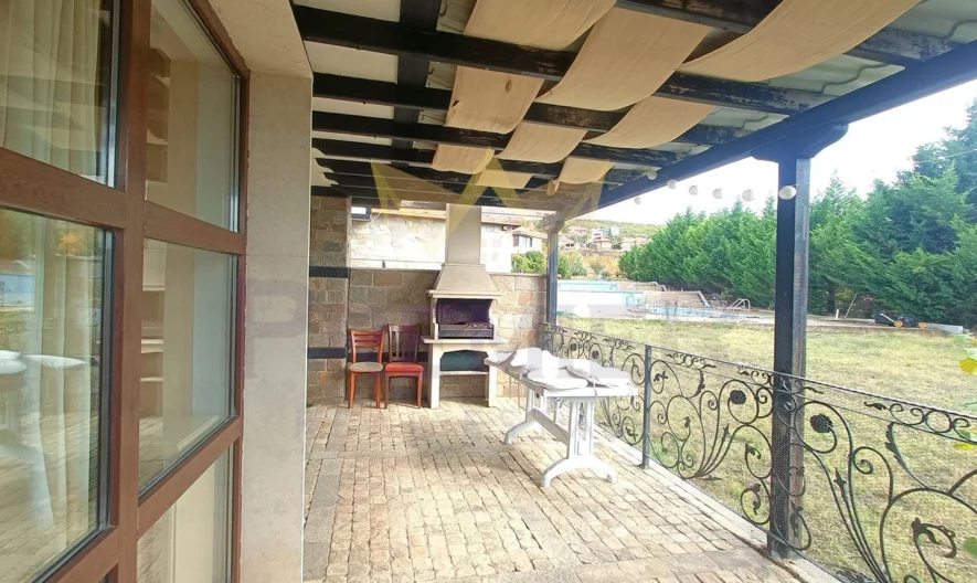 Двуетажна къща в с. Кошарица, близо до Слънчев бряг – идеален дом за целогодишно живеене или почивка -  - снимка 13 - Имоти Премиер