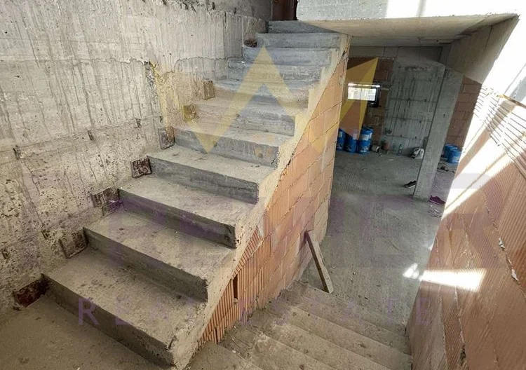 Двуетажна къща в с. Кранево с морска панорама -  - снимка 17 - Имоти Премиер