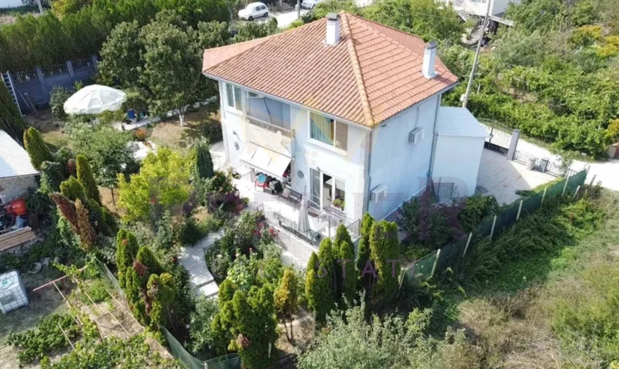 Двуетажна къща в с. Осеново -  - снимка 5 - Имоти Премиер