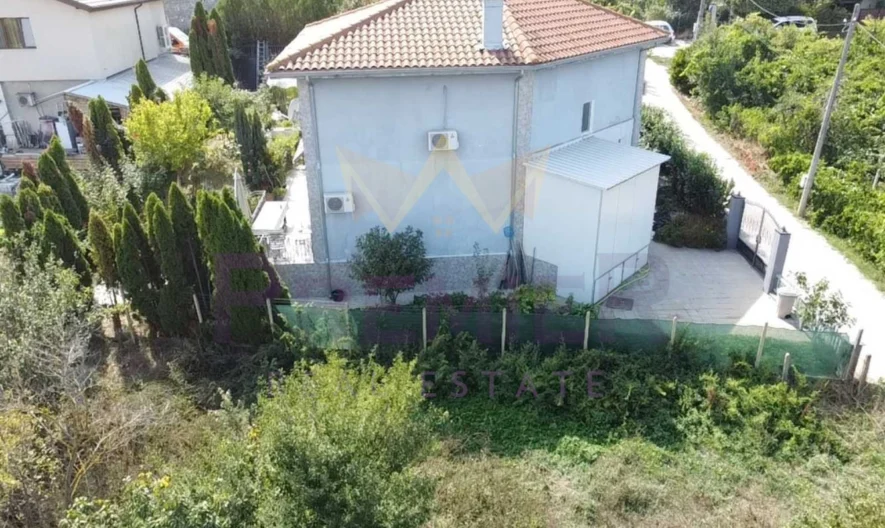 Двуетажна къща в с. Осеново -  - снимка 9 - Имоти Премиер