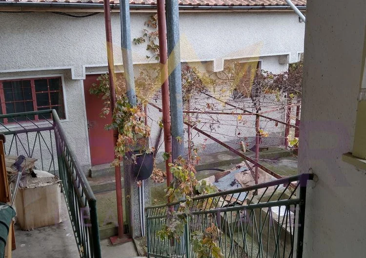 Двуетажна къща в с. Пчелник -  - снимка 14 - Имоти Премиер