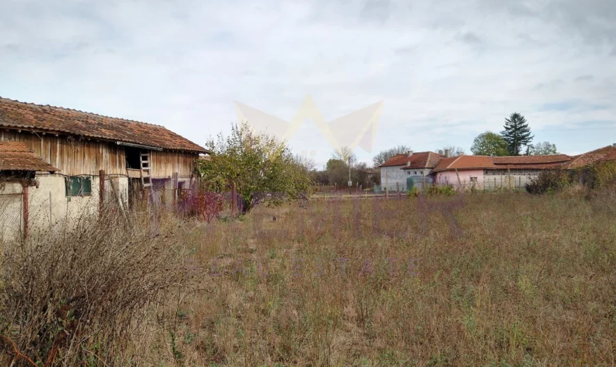 Двуетажна къща в с. Пчелник -  - снимка 14 - Имоти Премиер