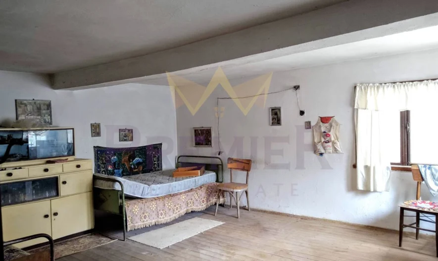 Двуетажна къща в с. Пчелник -  - снимка 8 - Имоти Премиер