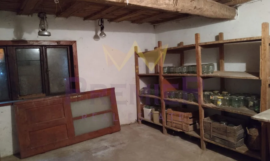 Двуетажна къща в с. Пчелник -  - снимка 9 - Имоти Премиер