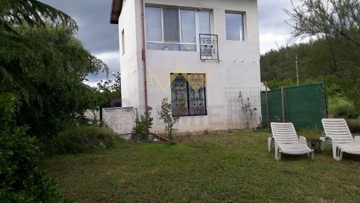 Двуетажна къща в с. Припек -  - снимка 2 - Имоти Премиер