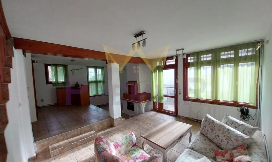 Двуетажна къща в с. Приселци, област Варна. -  - снимка 1 - Имоти Премиер