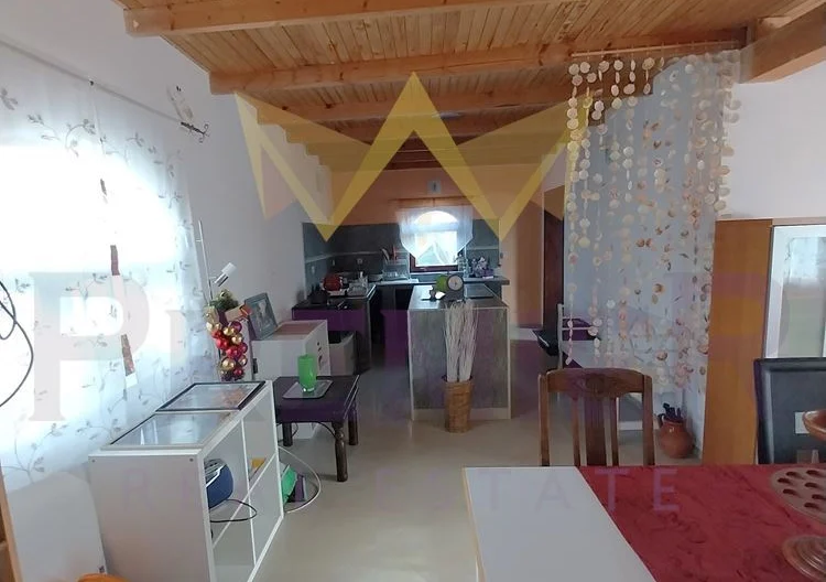 Двуетажна къща в с. Приселци, област Варна. - - снимка 11 - Имоти Премиер